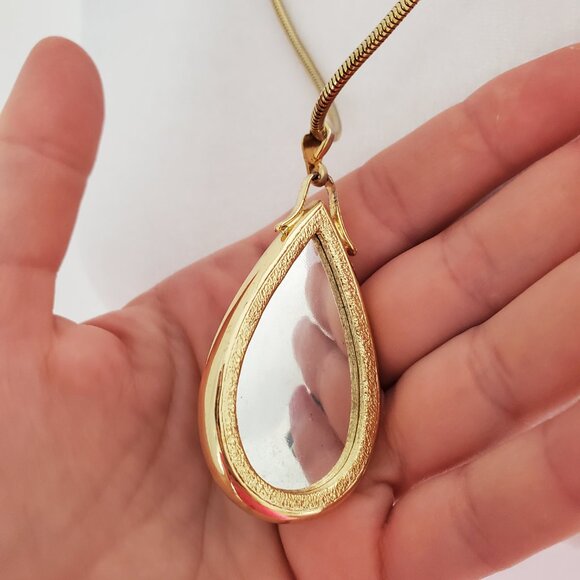 Vtg WHITING & DAVIS Infused Glass Feather Teardrop Pendant Emerald Green Glass - Picture 5 of 9